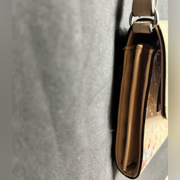 Guess Floral Crossbody Purse - Excellent Condition - Picture 11 of 12